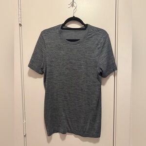 Lululemon Men’s Small Metal Vent Tech Gray Short Sleeve Tee Athleisure